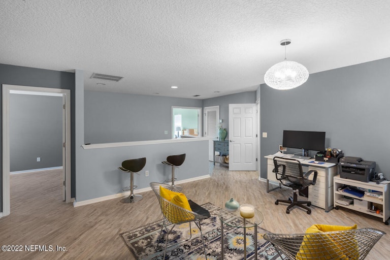 Photo 20 of 40 - 6304 Pendragon Pl, Jacksonville, FL 32258