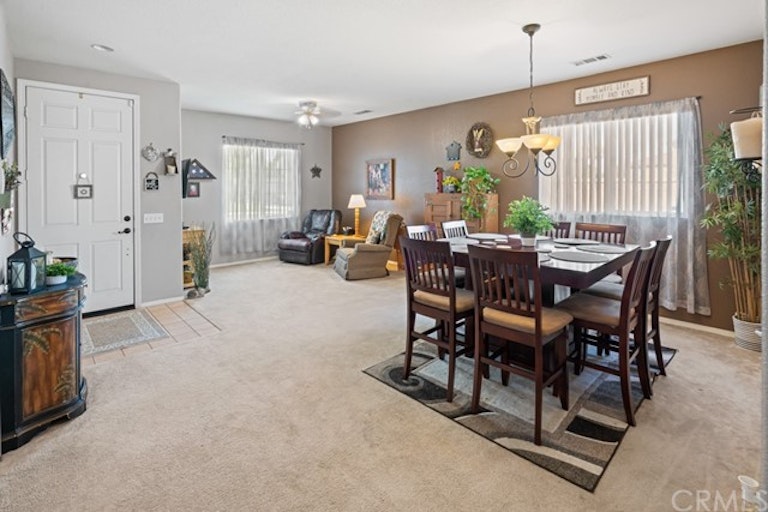Photo 7 of 36 - 12850 Mare Meadows Ct, Eastvale, CA 92880