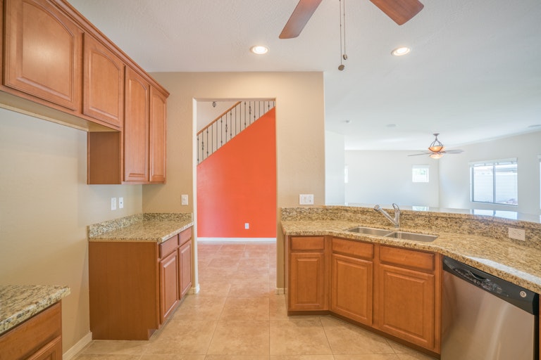 Photo 6 of 37 - 17808 W Ivy Ln, Surprise, AZ 85388