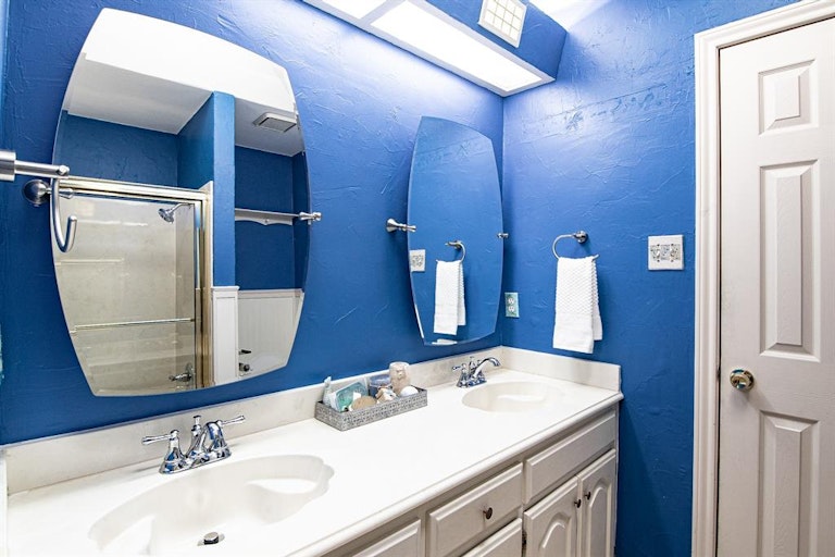 Photo 27 of 38 - 1302 Barclay Dr, Carrollton, TX 75007