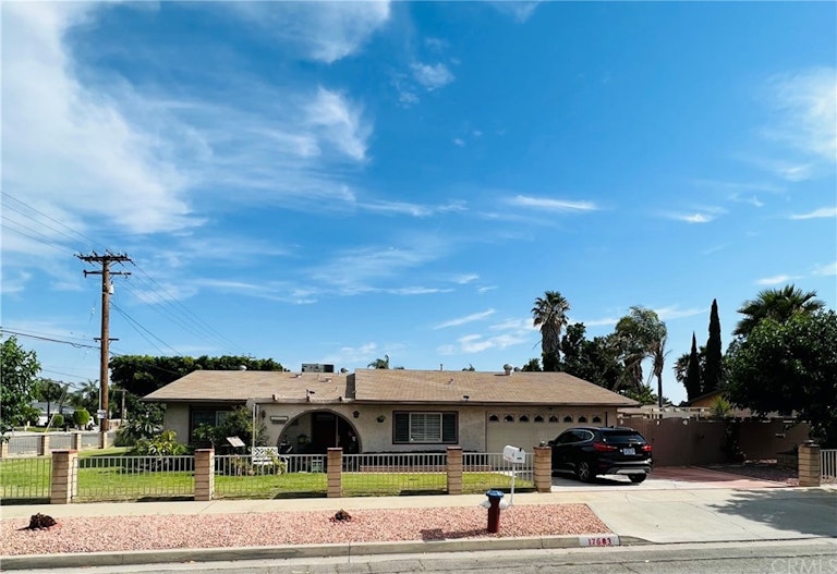 Photo 1 of 23 - 17683 Hibiscus Ct, Fontana, CA 92335