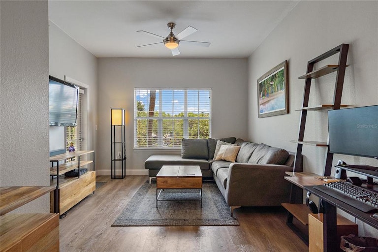 Photo 16 of 49 - 100 4th Ave S #106, Saint Petersburg, FL 33701