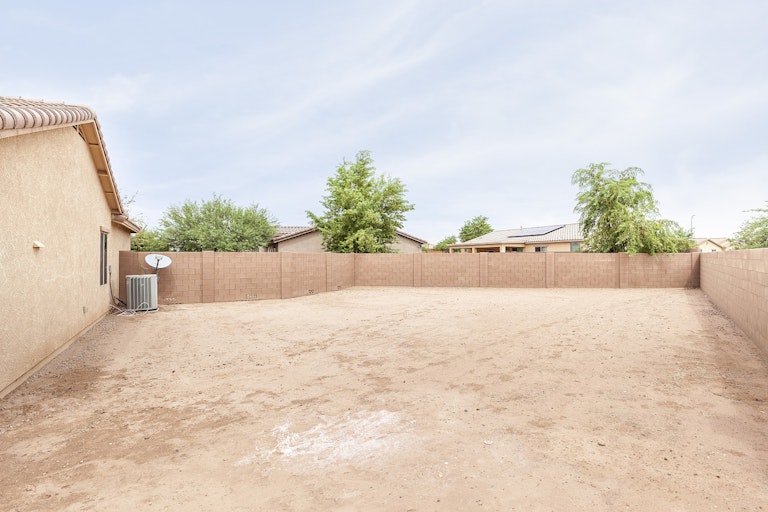 Photo 23 of 25 - 5613 W Kowalsky Ln, Phoenix, AZ 85339