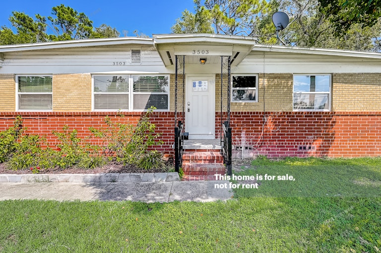 Photo 10 of 27 - 3503 Rogero Rd, Jacksonville, FL 32277