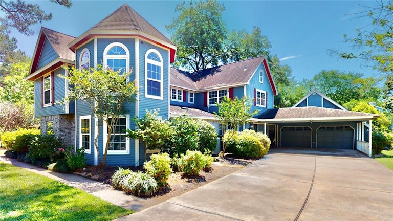 Photo 1 of 39 - 11306 Cedarwood Dr, Humble, TX 77338