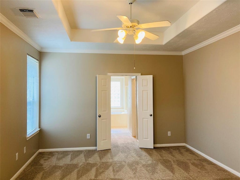 Photo 7 of 15 - 18215 Linden Forest Ln, Katy, TX 77449