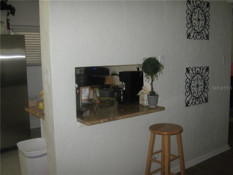 Photo 8 of 14 - 140 42nd Ave NE, Saint Petersburg, FL 33703