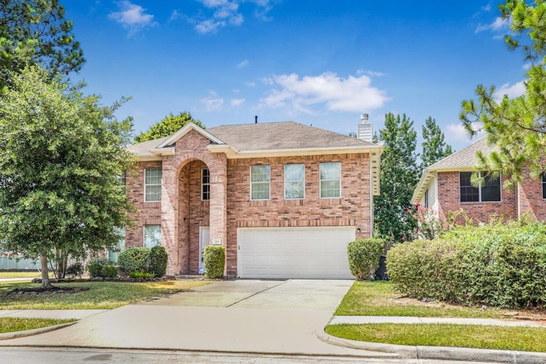Photo 1 of 42 - 403 Mystic Glen Loop, Kingwood, TX 77339