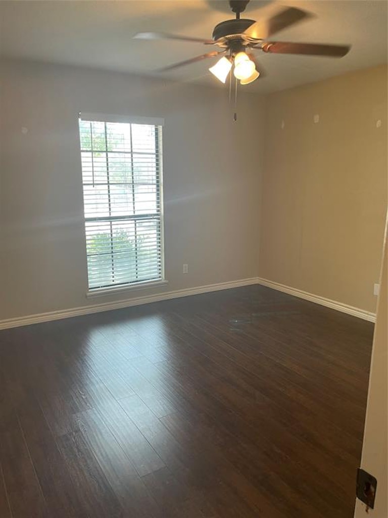 Photo 2 of 26 - 5665 Tyler St, The Colony, TX 75056