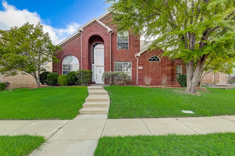 Photo 1 of 37 - 4009 Pear Ridge Dr, The Colony, TX 75056
