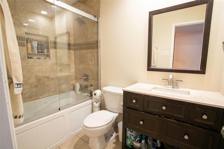 Photo 9 of 16 - 3113 Esquire Ln, Garland, TX 75044