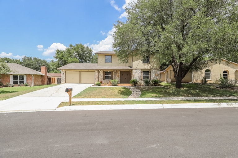 Photo 27 of 27 - 4707 Pebble Gln, San Antonio, TX 78217