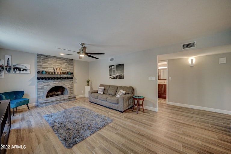 Photo 11 of 49 - 5201 E Aire Libre Ave, Scottsdale, AZ 85254