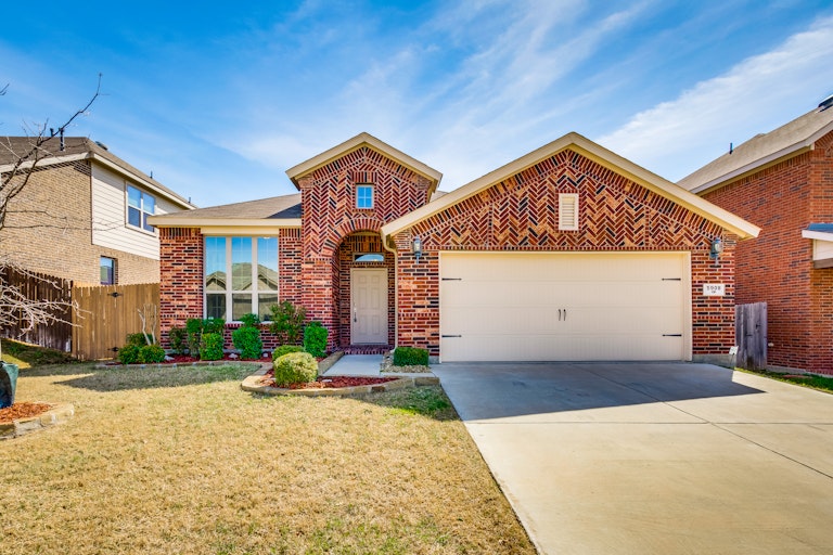 Photo 1 of 26 - 5908 Paddlefish Dr, Fort Worth, TX 76179