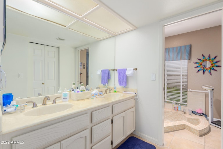 Photo 22 of 32 - 10424 E Cinnabar Ave, Scottsdale, AZ 85258