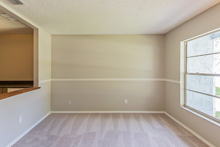 Photo 9 of 21 - 567 Moonraker Ct, Apopka, FL 32712