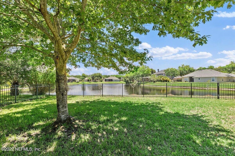 Photo 30 of 40 - 627 Battersea Dr, Saint Augustine, FL 32095