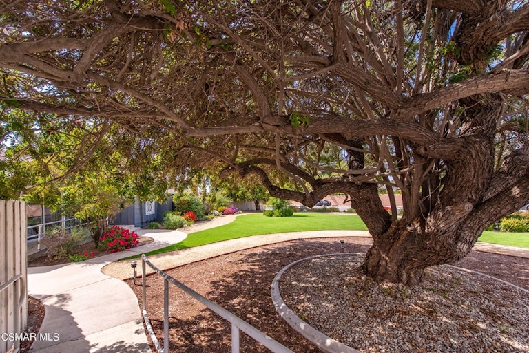 Photo 7 of 54 - 982 E Janss Rd, Thousand Oaks, CA 91360