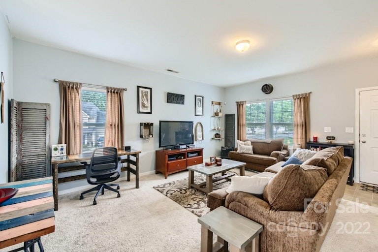 Photo 6 of 33 - 649 Cliffs Inn Cir, Charlotte, NC 28214