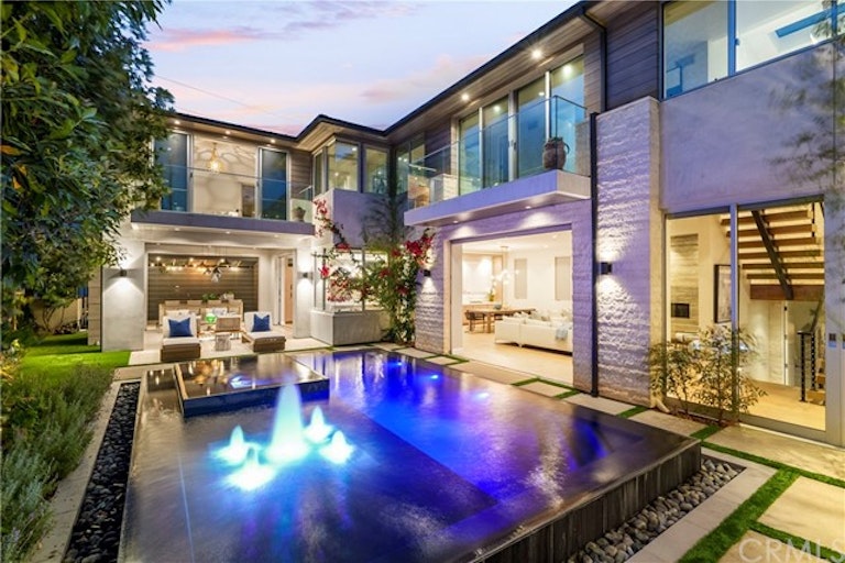 Photo 2 of 56 - 763 11th St, Manhattan Beach, CA 90266