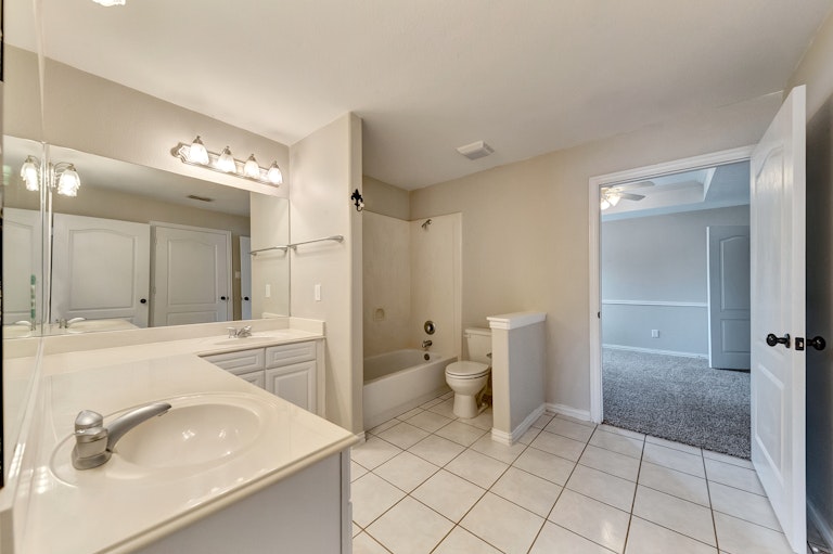 Photo 27 of 32 - 1105 NW Renfro St, Burleson, TX 76028