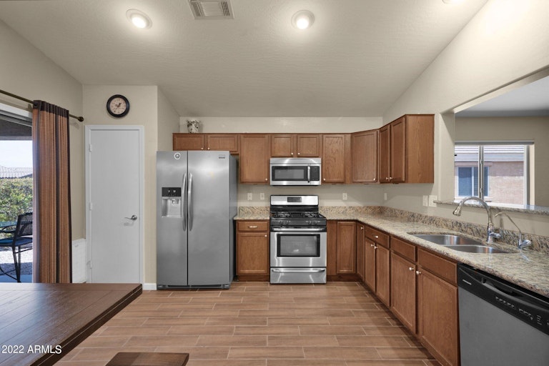 Photo 10 of 30 - 37976 N Sandy Dr, San Tan Valley, AZ 85140