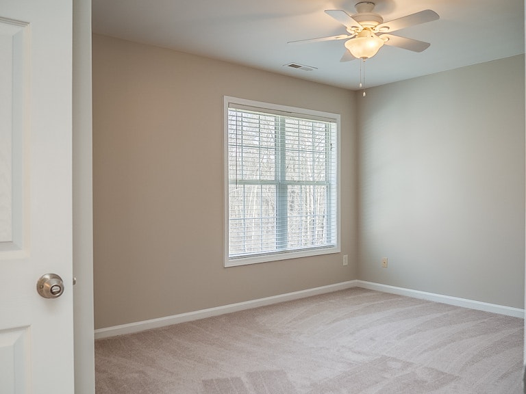Photo 18 of 27 - 8004 Willowglen Dr, Raleigh, NC 27616