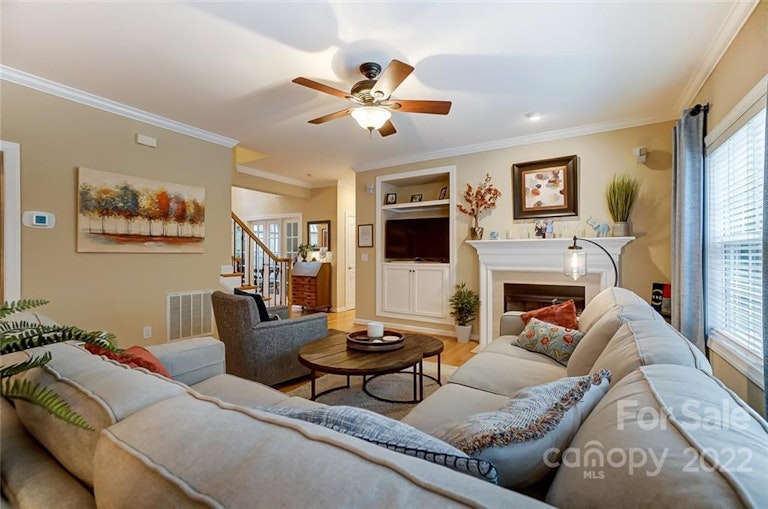 Photo 11 of 47 - 12229 Danielle Christina Ct, Charlotte, NC 28216