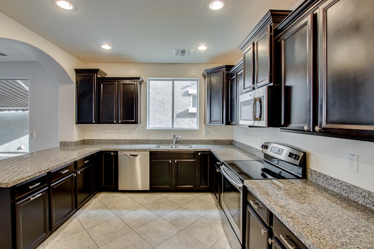 Photo 9 of 33 - 1063 S Storment Ln, Gilbert, AZ 85296