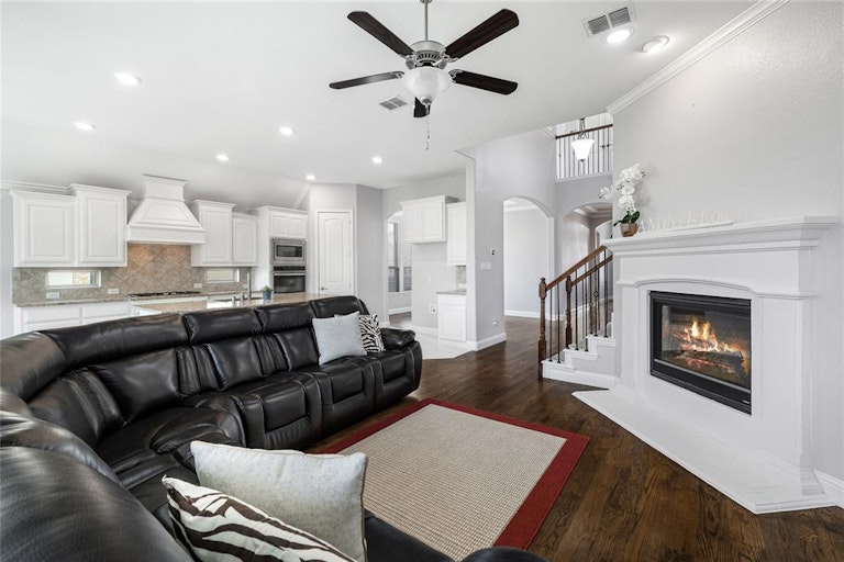 Photo 6 of 36 - 2317 Prairie Glen St, The Colony, TX 75056