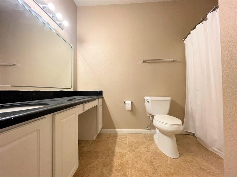 Photo 13 of 23 - 2255 Braeswood Park Dr #264, Houston, TX 77030