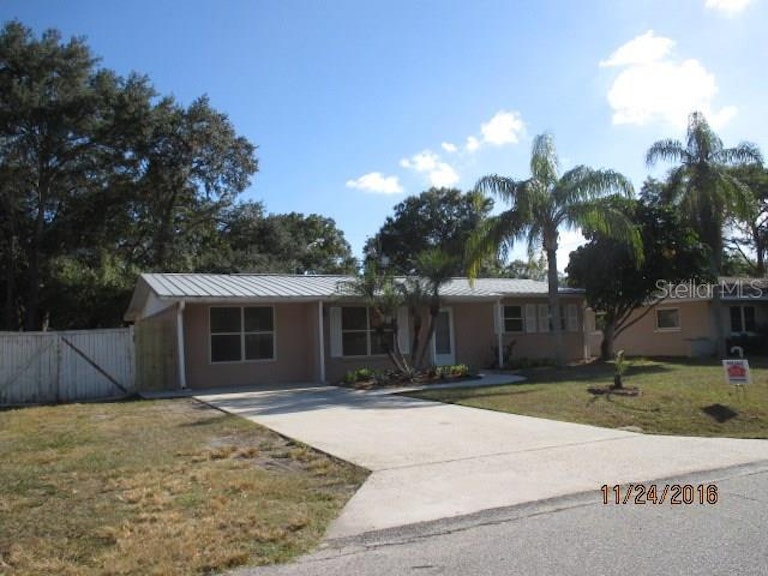 Photo 2 of 21 - 4052 San Luis Dr, Sarasota, FL 34235