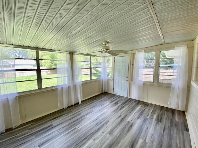 Photo 36 of 60 - 4081 Lake Marianna Dr, Winter Haven, FL 33881
