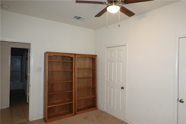 Photo 26 of 33 - 329 Island Oak Dr, Austin, TX 78748