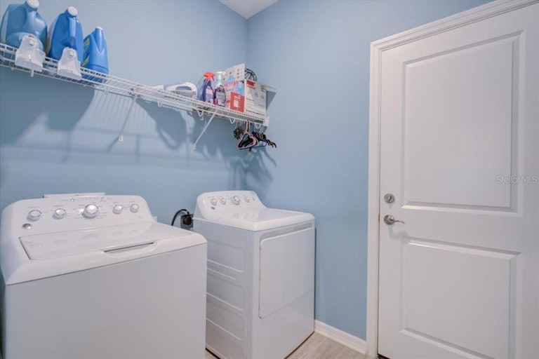 Photo 20 of 38 - 6026 Amberly Dr, Bradenton, FL 34208