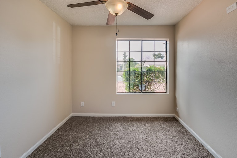 Photo 22 of 31 - 2734 W Charleston Ave, Phoenix, AZ 85053