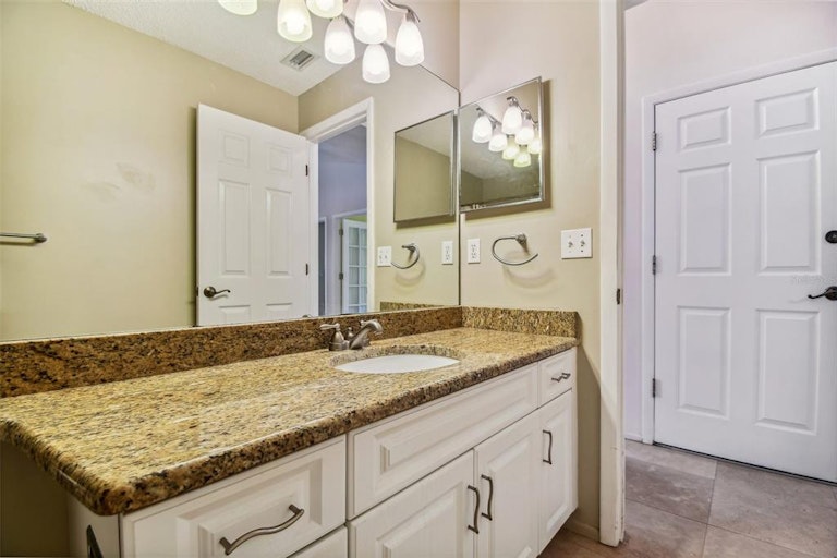 Photo 18 of 27 - 3678 Amelia Way, Palm Harbor, FL 34684
