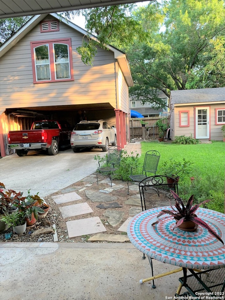 Photo 21 of 25 - 306 Corona Ave, San Antonio, TX 78209