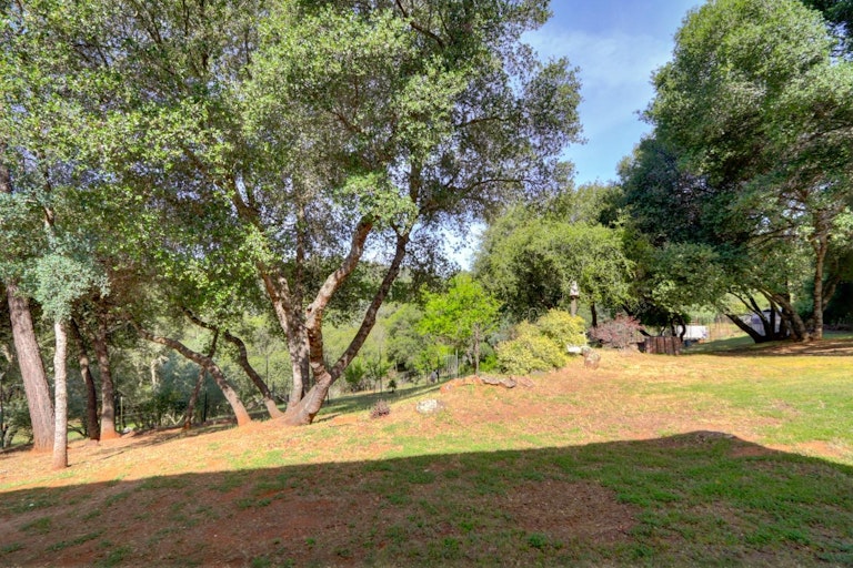 Photo 62 of 98 - 4540 Meadow Creek Rd, Placerville, CA 95667