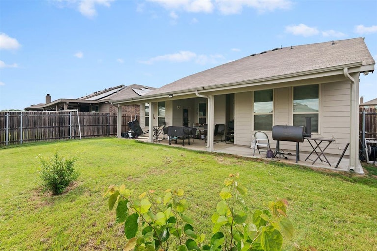 Photo 30 of 30 - 5408 Wharfside Pl, Denton, TX 76208
