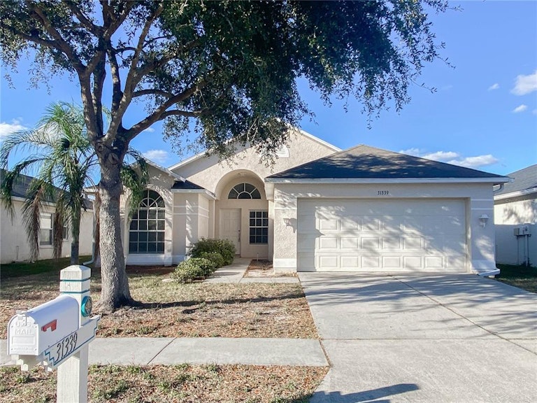 Photo 1 of 26 - 31339 Heatherstone Dr, Wesley Chapel, FL 33543