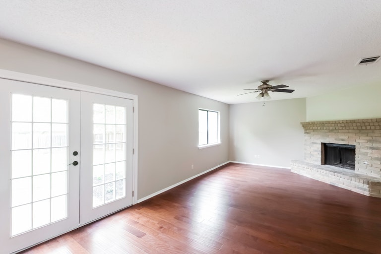 Photo 14 of 25 - 13919 Woodbreeze St, San Antonio, TX 78217