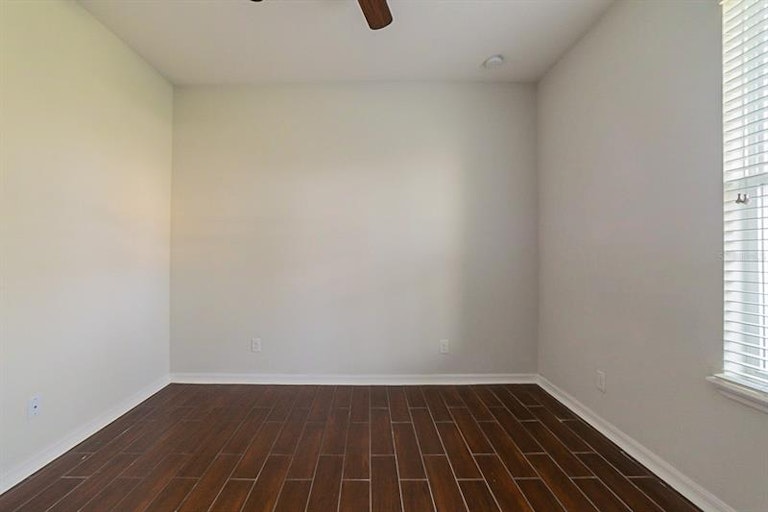 Photo 12 of 24 - 32601 Harmony Oaks Dr, Wesley Chapel, FL 33545