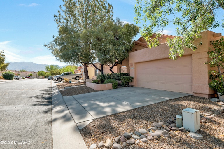 Photo 2 of 41 - 1527 W Sand Pebble Dr, Tucson, AZ 85737