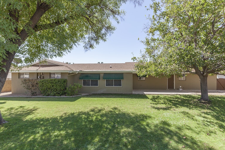Photo 5 of 25 - 5814 W Frier Dr, Glendale, AZ 85301