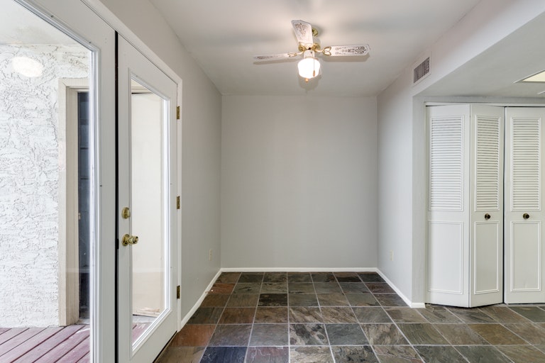 Photo 9 of 29 - 1342 W Emerald Ave #225, Mesa, AZ 85202
