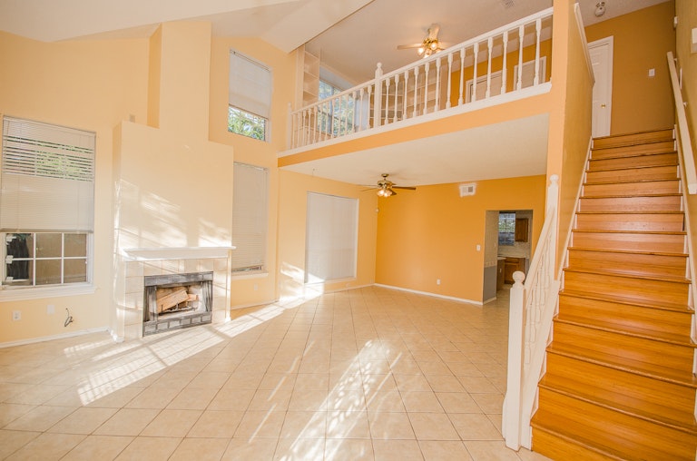 Photo 8 of 25 - 112 Marshall Dr, Cedar Hill, TX 75104