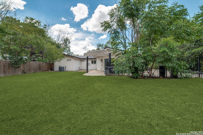 Photo 26 of 27 - 837 Canterbury Hill St, San Antonio, TX 78209