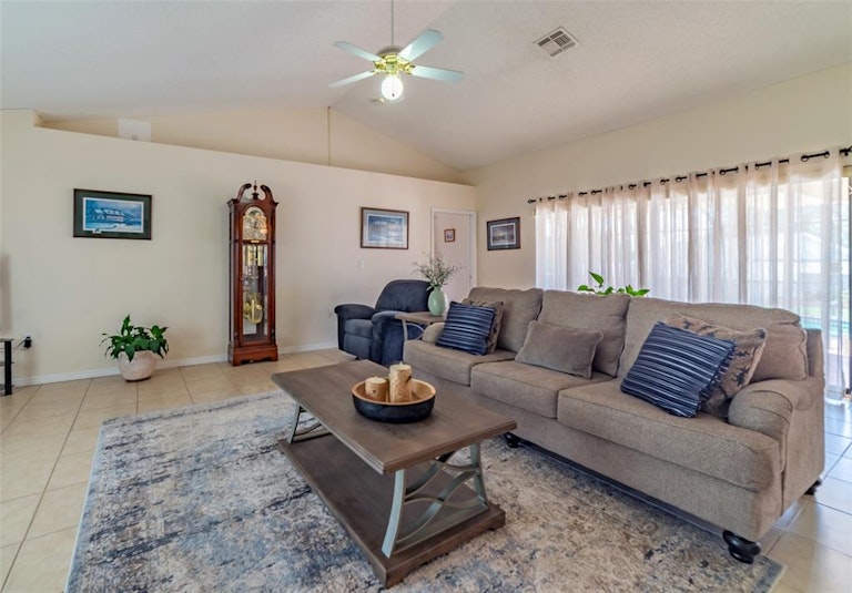 Photo 7 of 58 - 7704 Tessa Dr, Zephyrhills, FL 33540