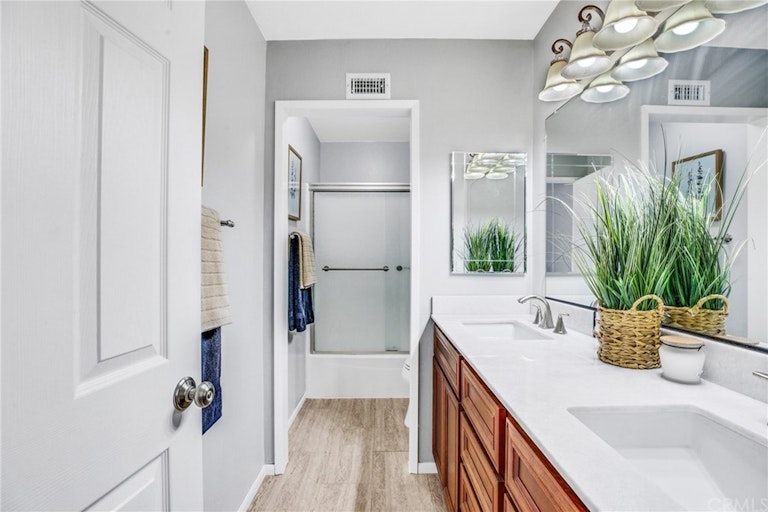 Photo 25 of 40 - 8388 Verbena Dr, Riverside, CA 92504